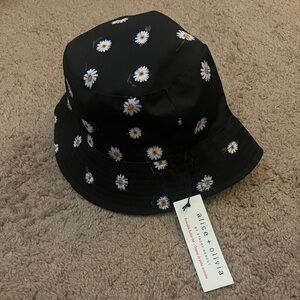 Alice + Olivia Black Daisy Bucket Hat